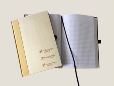 Carnet de notes en hêtre blanc non traité avec dos en or